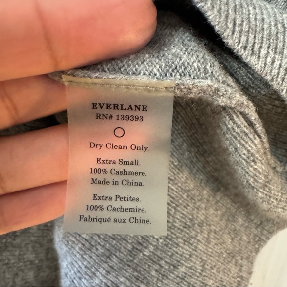 Everlane 100% Cashmere Turtleneck Sweater Size XS Gray Neutral Work Winter HOLES - Picture 6 of 10